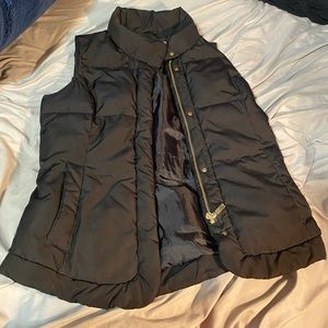 Black vest size small puffer material